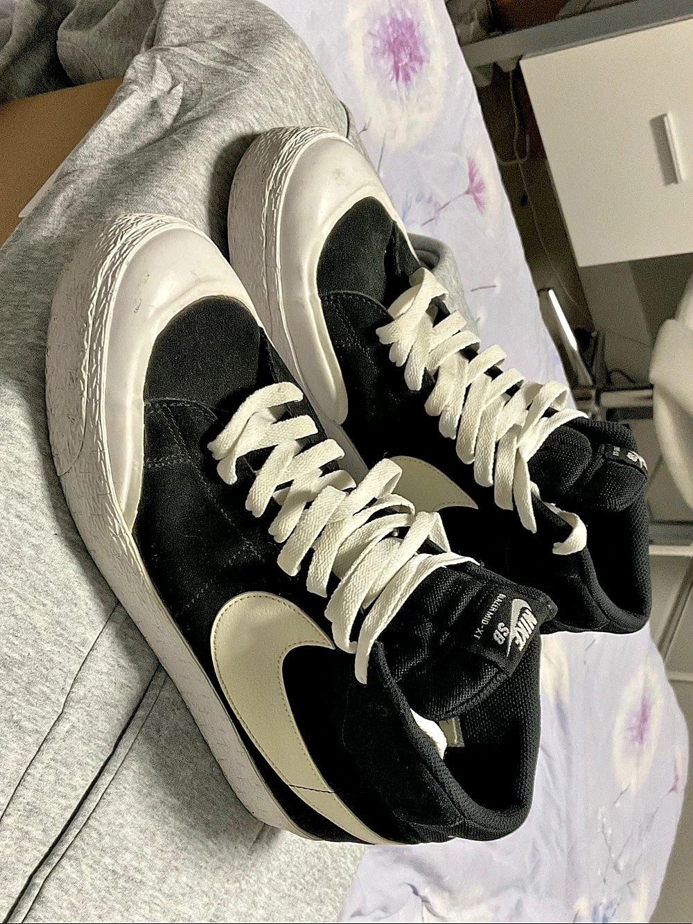 Nike SB Zoom Blazer Mid XT Black & White Sneakers